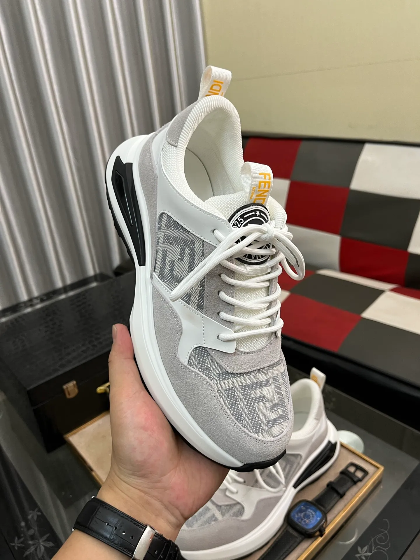 Men's shoes 💰458⌚️⌚️FENDI "FENDI" Regular size: 38-44 (casual shoes) Product materials: Selected cowhide upper, soft sheepskin lining; original outsole. 6️⃣colors available